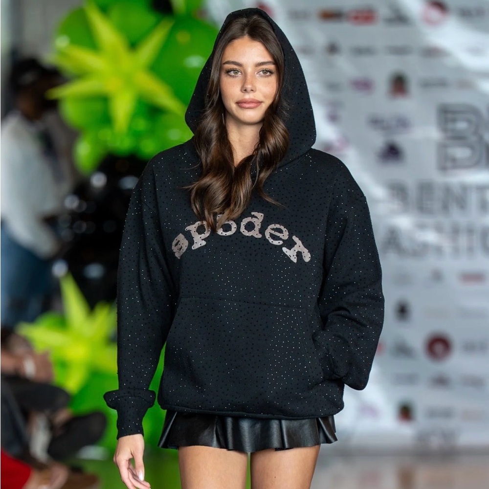 Black 'spider' Graphic Hoodie Sweater - Men medium